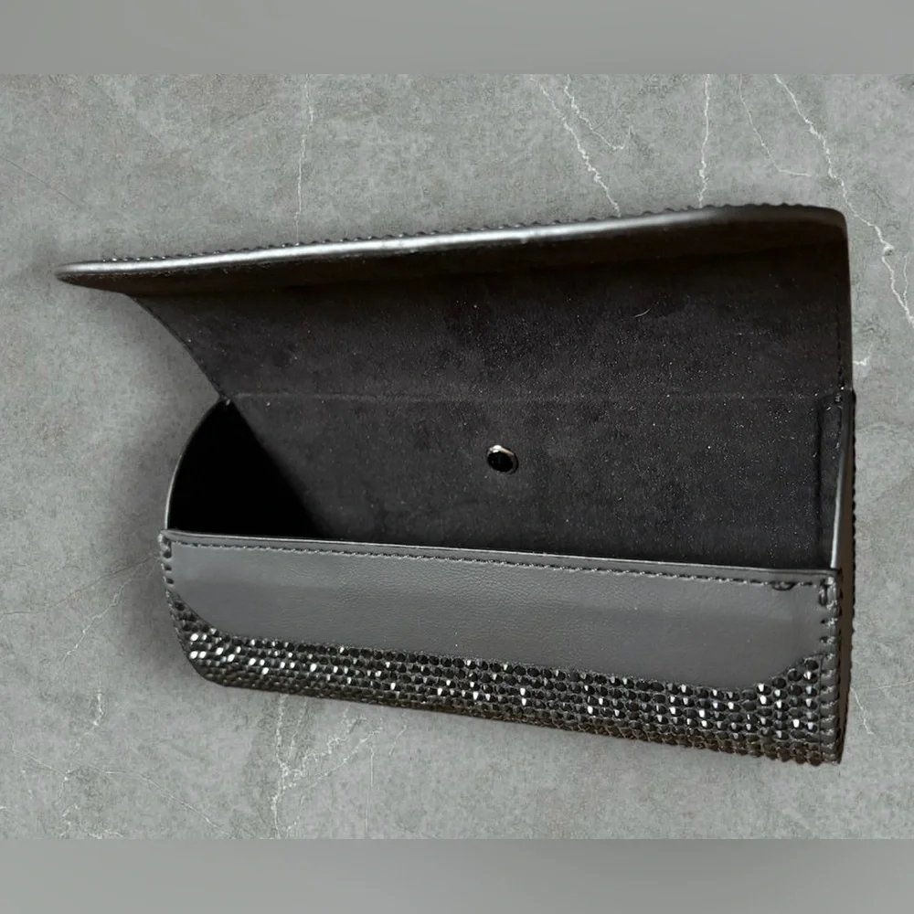 Black Sunglasses with Blingy Case